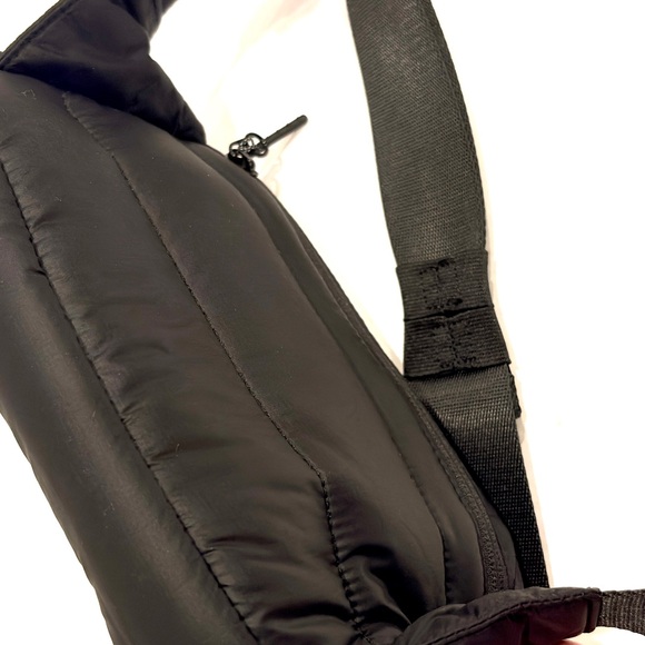 Lululemon Everywhere Wunder Puff 2L Belt Bag - Picture 10 of 11